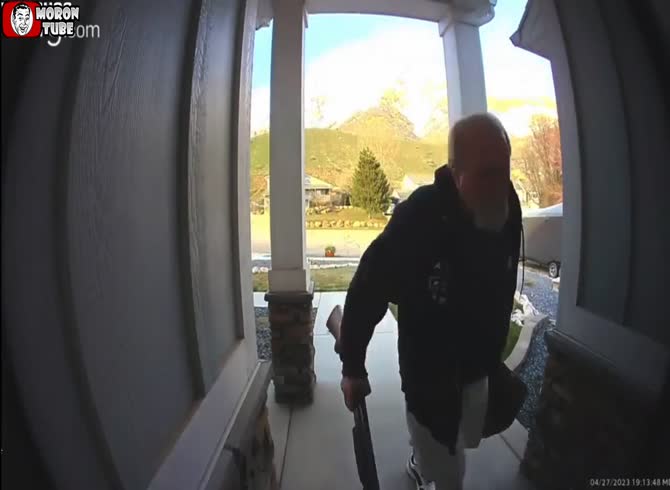 Video :Before the cops can execute him, a guy enters his house and kills his brother